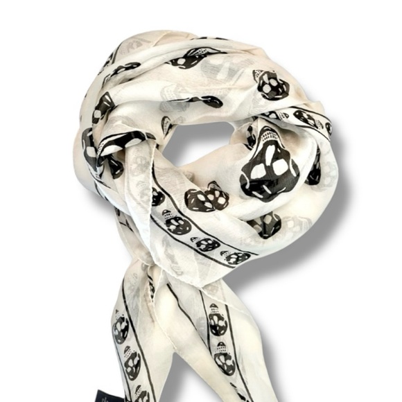🆕 ALEXANDER MCQUEEN 100% Silk Signature Scull-Motif Scarf • Ivory & Black • NWT - Picture 5 of 5